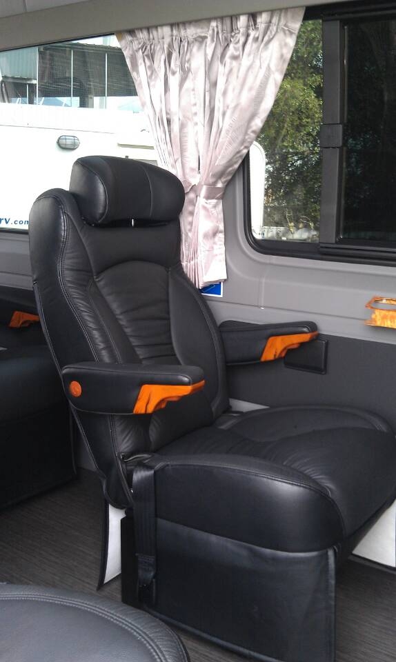 真皮座椅，大靠枕