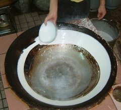 124915660_261n.jpg